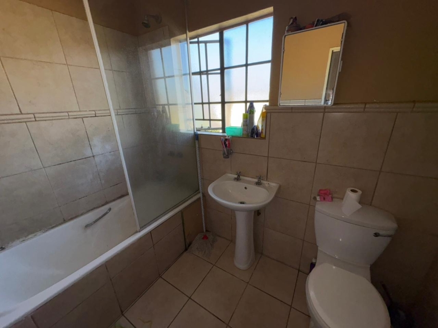 2 Bedroom Property for Sale in Rustenburg Central North West